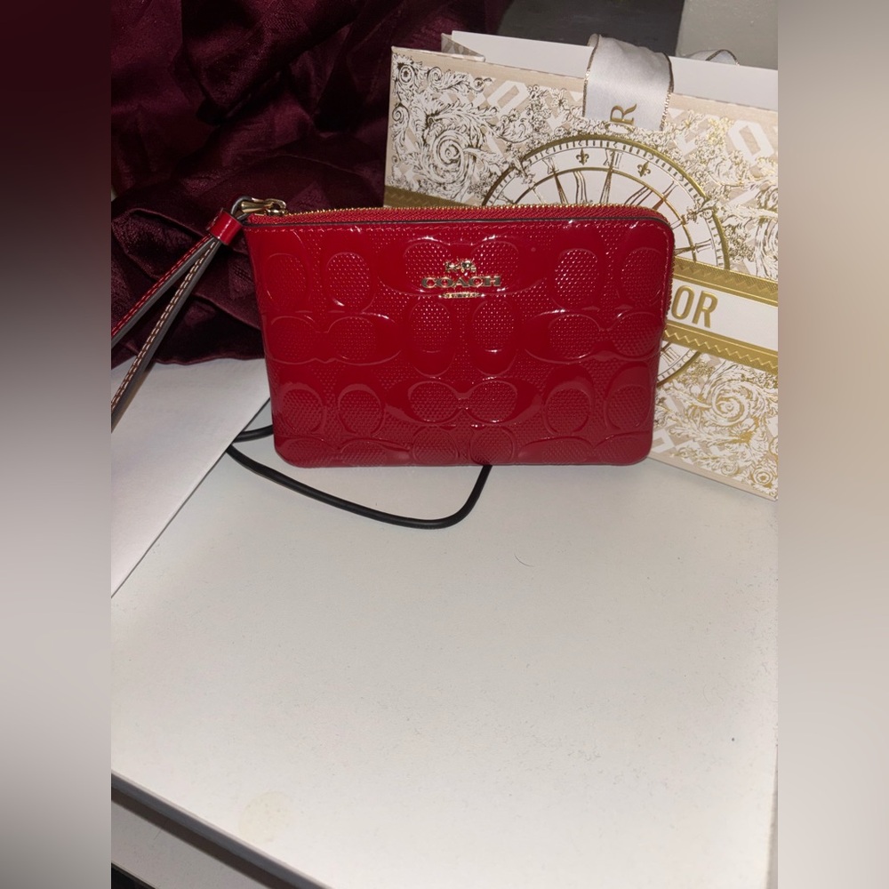 Coach CORNER ZIP IN SIGNATURE LEATHER  Red Wristlet